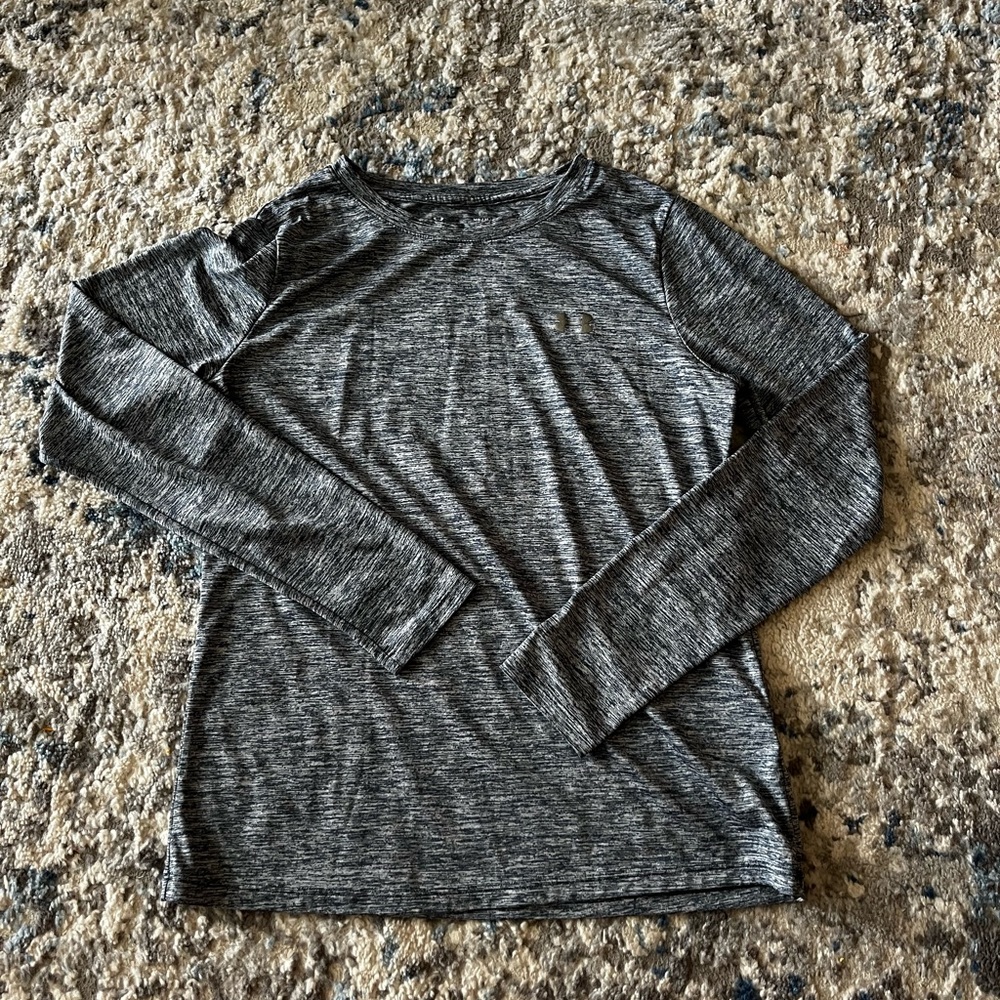 Woman’s under Armour long sleeve